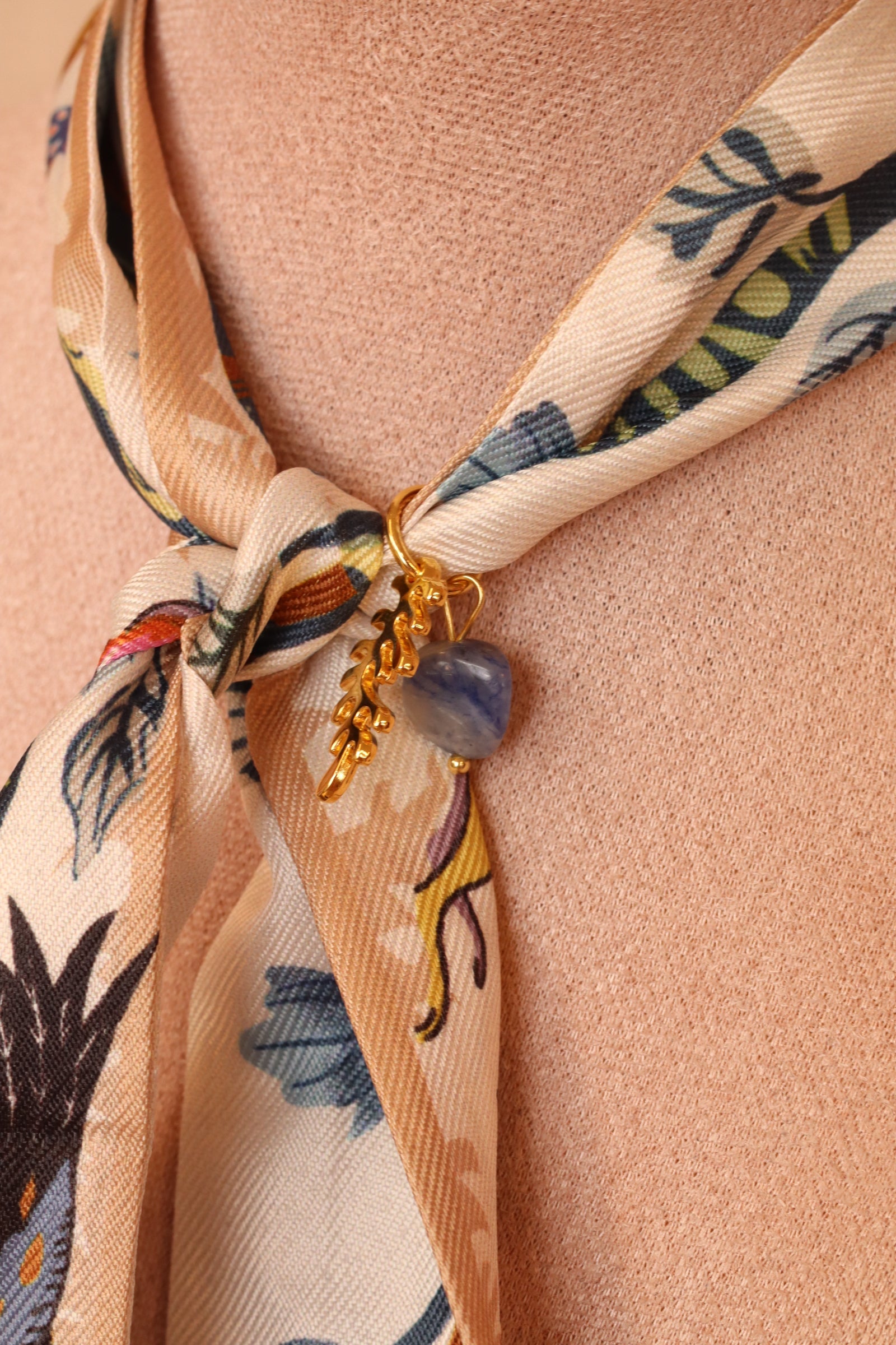 BANDANA necklace - beige birds