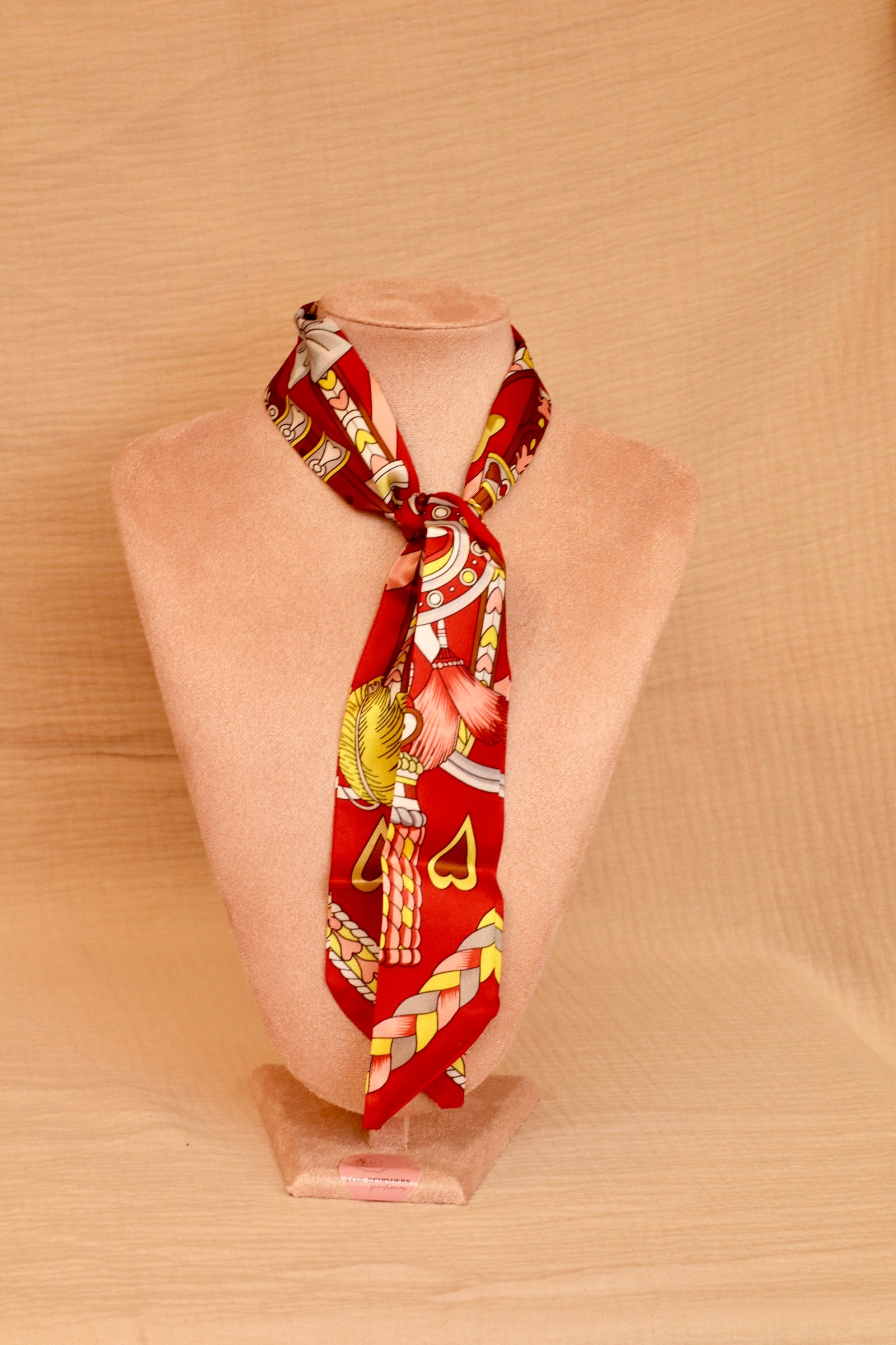BANDANA necklace - red hearts-2